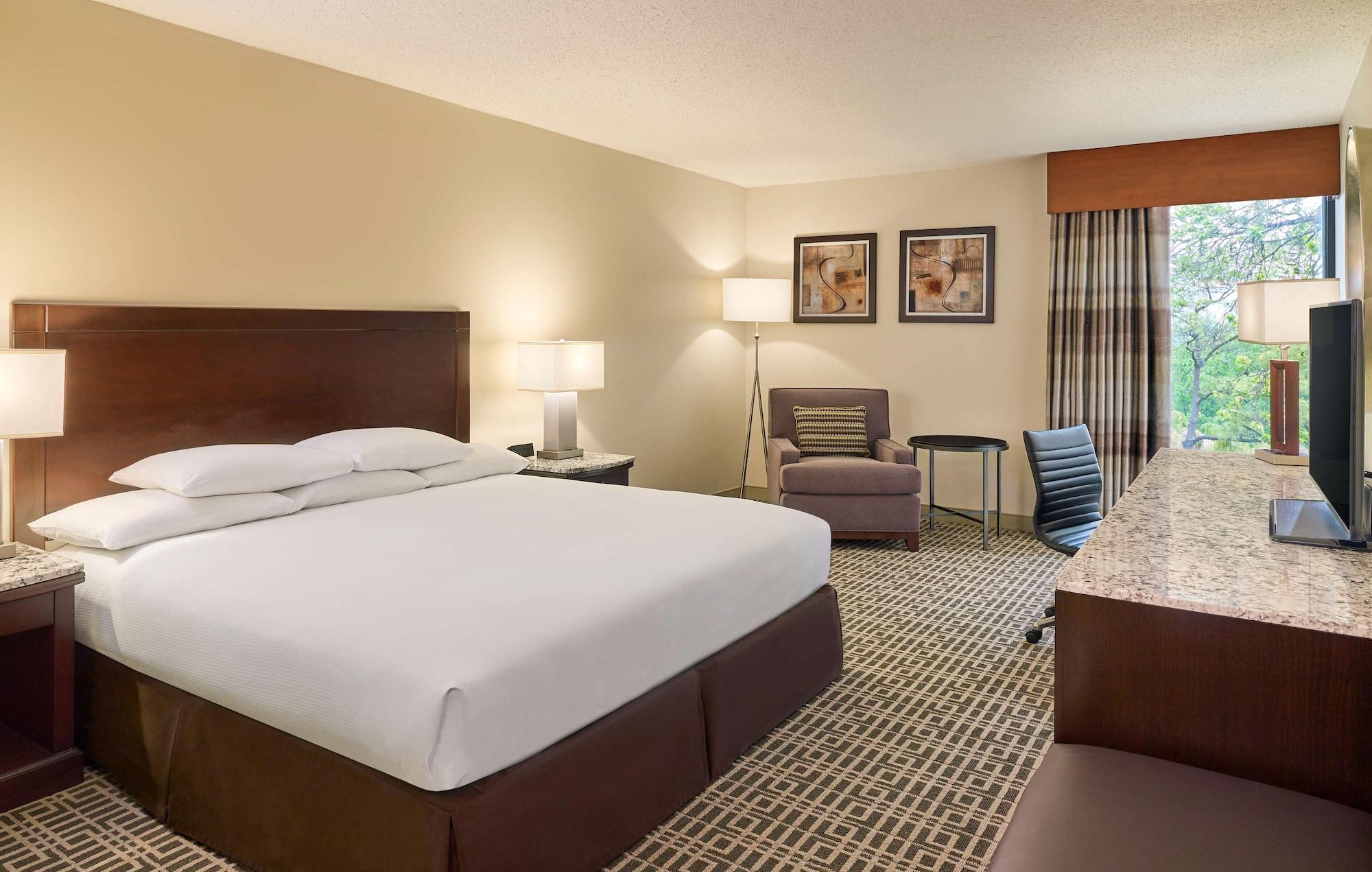 Doubletree By Hilton Houston Intercontinental Airport Hotel Ngoại thất bức ảnh