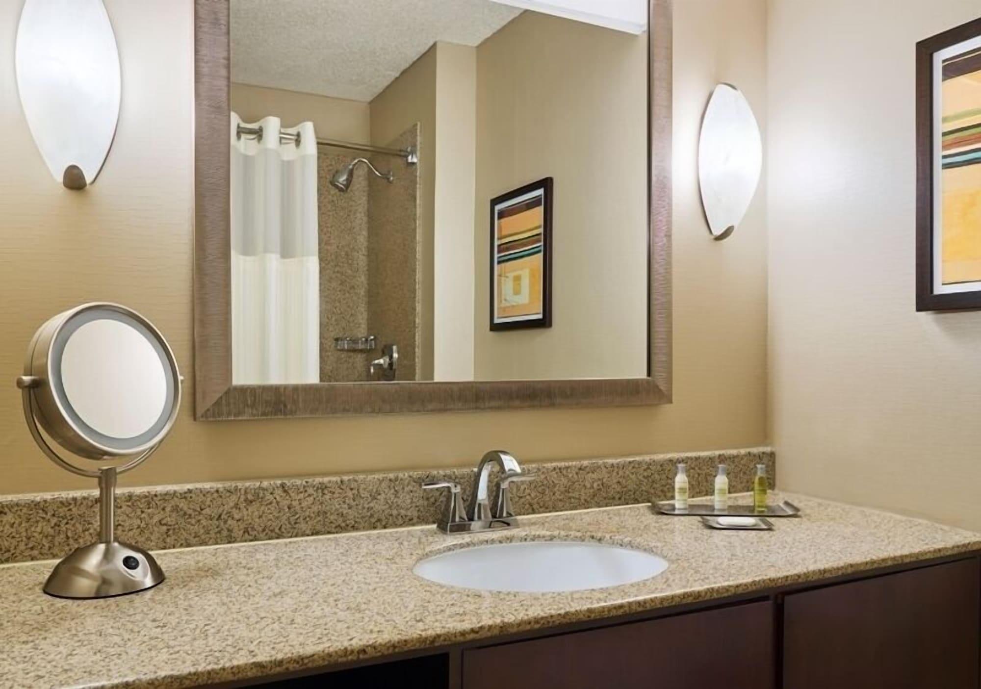 Doubletree By Hilton Houston Intercontinental Airport Hotel Ngoại thất bức ảnh